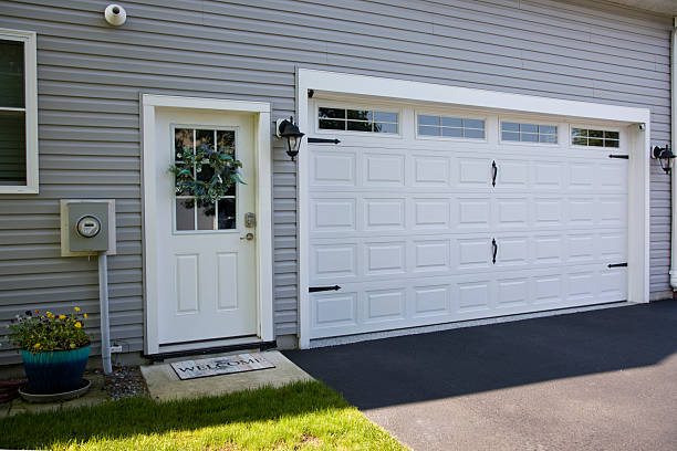 24/7 Emergency Garage Door Panel Replacement experts in Lakeport, CA